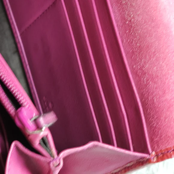 *Authentic**Gucci Soho GG Leather Continental Wallet - Crimson Red - Picture 12 of 16